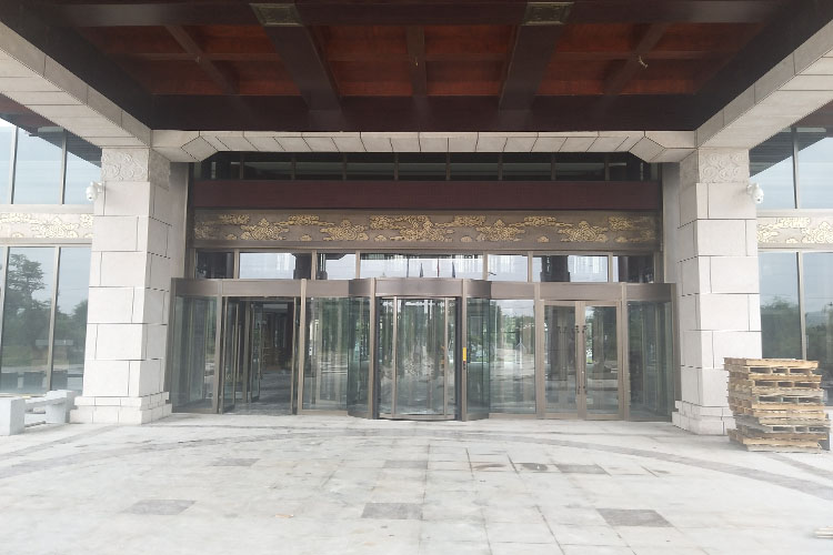 肥城一滕集團(tuán)銅兩翼.jpg