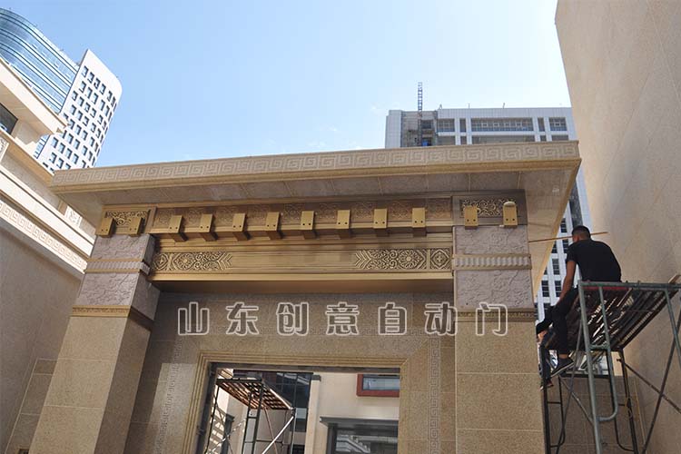 公司在為客戶安裝產品.JPG
